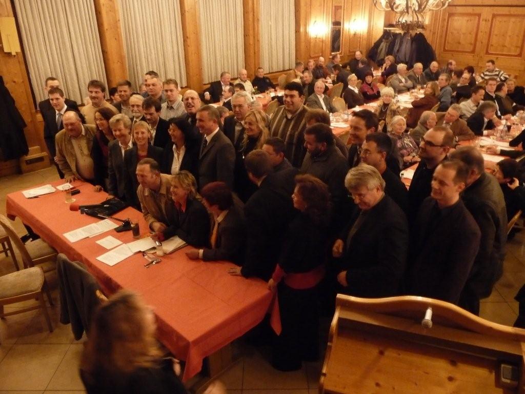 Alle Gemeinderatskandidaten auf einen Blick im Adlersaal.
